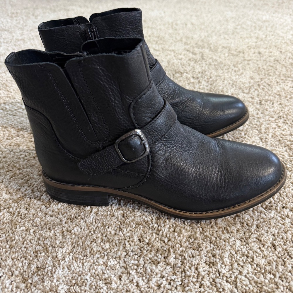 Clarks Collection Black Leather Moto Ankle Boots Ultimate Comfort Buckle Zip 8‎